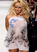Pamela Anderson topless on catwalk