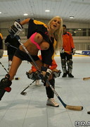 Topless hockey with Puma Swede