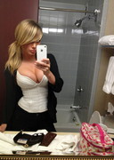 Sara Jean Underwood cleavage