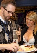 Sara Jean Underwood cleavage