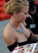 Scarlett Johansson cleavage