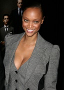 Tyra Banks got cleavage