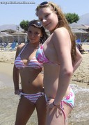 Girls flash boobs at the beach