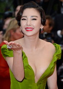 Zhang Yuqi cleavage