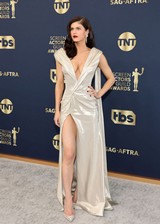 Alexandra Daddario SAG cleavage