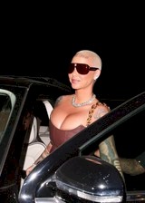 Amber Rose cleavage