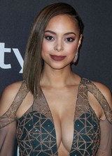 Amber Stevens West cleavage