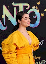 Aulii Cravalho cleavage