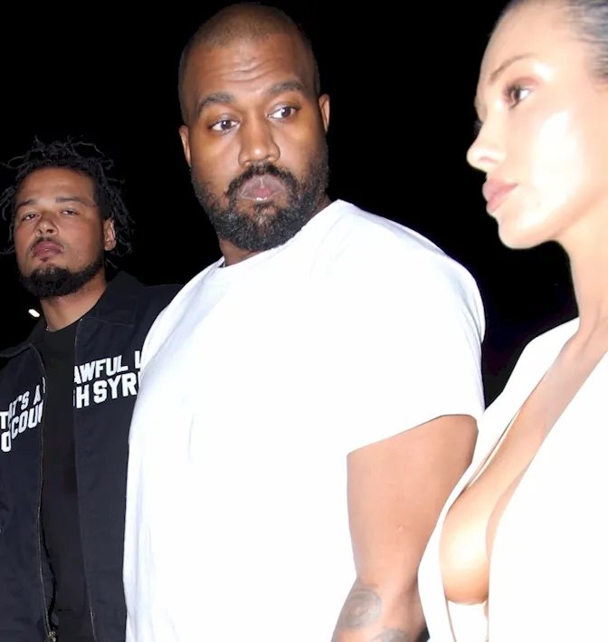 Kanye looking at Bianca Censori boobs