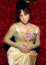 Billie Eilish big boobs at 2022 Met Gala