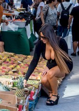 Claudia Romani cleavage