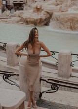 Cristina Buccino cleavage