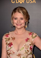 Emilie de ravin tits