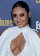 Francia Raisa cleavage