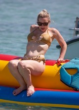 Helen Flanagan bikini pokies