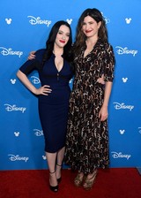 Kat Dennings cleavage