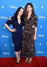 Kat Dennings cleavage