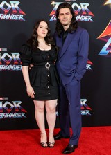 Kat Dennings curvy on the red carpet