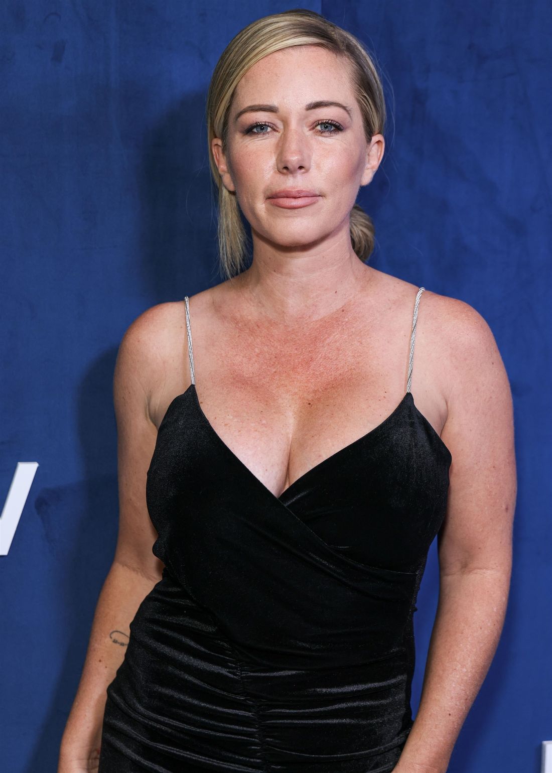 Kendra Wilkinson boobs