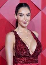 Nabilla Benattia big tit cleavage