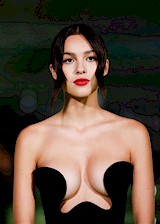 Olivia Rodrigo cleavage