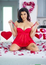 Roxie Sinner Valentines Date