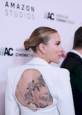 Scarlett Johansson cleavage