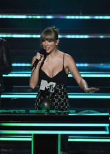 Taylor Swift tits at MTV EMA