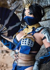 Yaya Han as Kitana