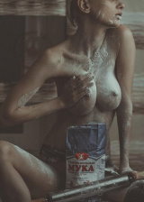 Glamourous Body Covered In Flour