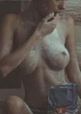 Glamourous Body Covered In Flour