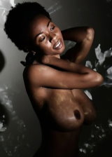Julie Anderson Displaying Her Big Boobs In A Nude Photoshoot