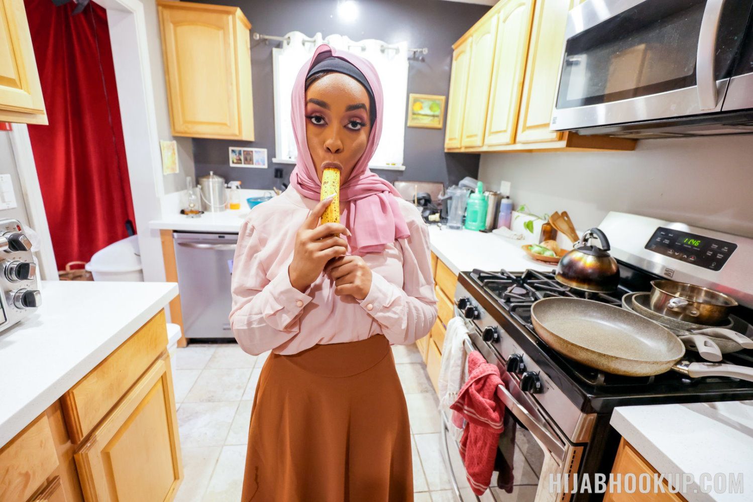 Big Tit Girl Wearing a Hijab