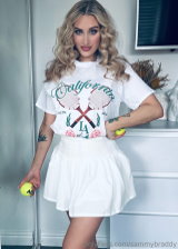Sammy Braddy is one hell of gorgeous curly haired busty mom