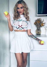 Sammy Braddy is one hell of gorgeous curly haired busty mom
