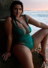 Curvy Babe With Big Boobs And Round Bubble Butt Swimming In The Pacific Ocean