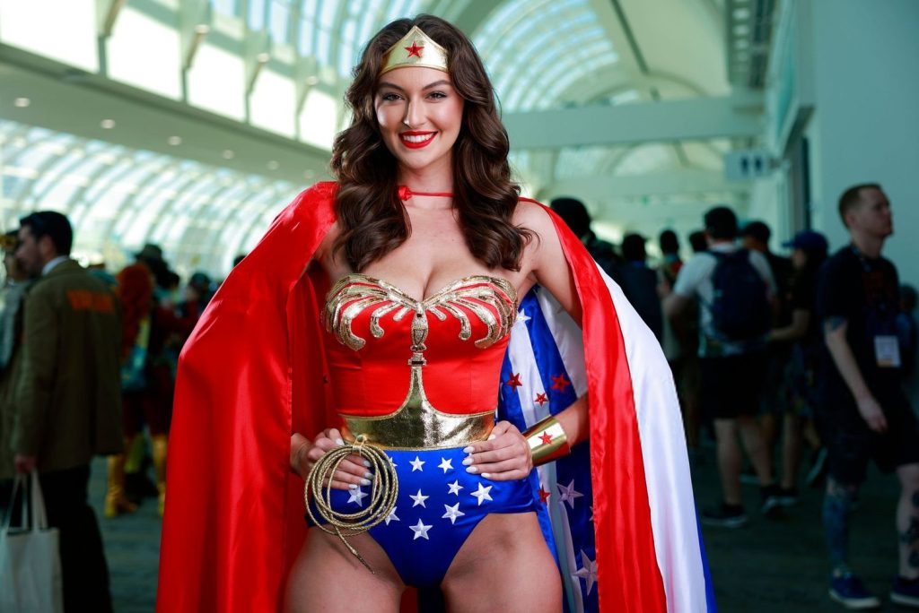 Hot brunette dressed as Wonder Woman strike a pose at Comic Con
