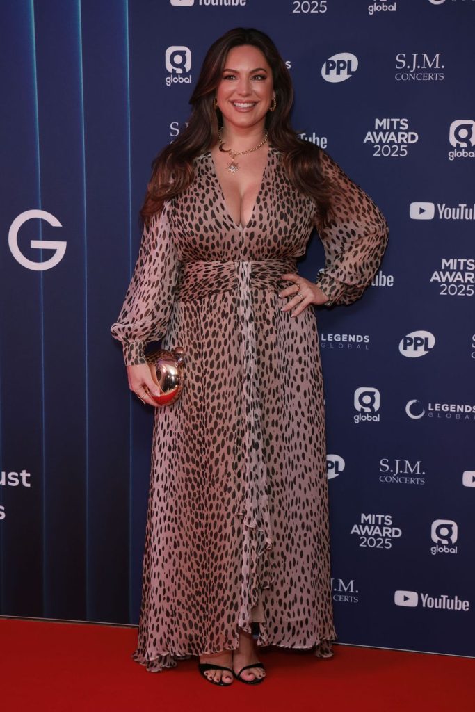 Darker version of Kelly Brook on the red carpet